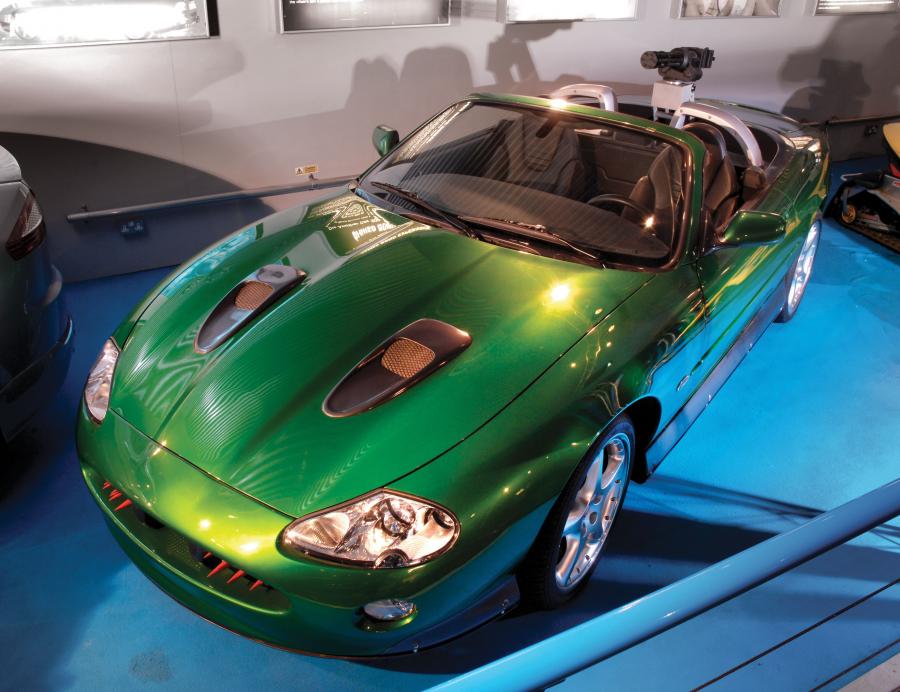  Jaguar XKR James Bond Special Effects Car 1998 года  (фото 3 из 3)